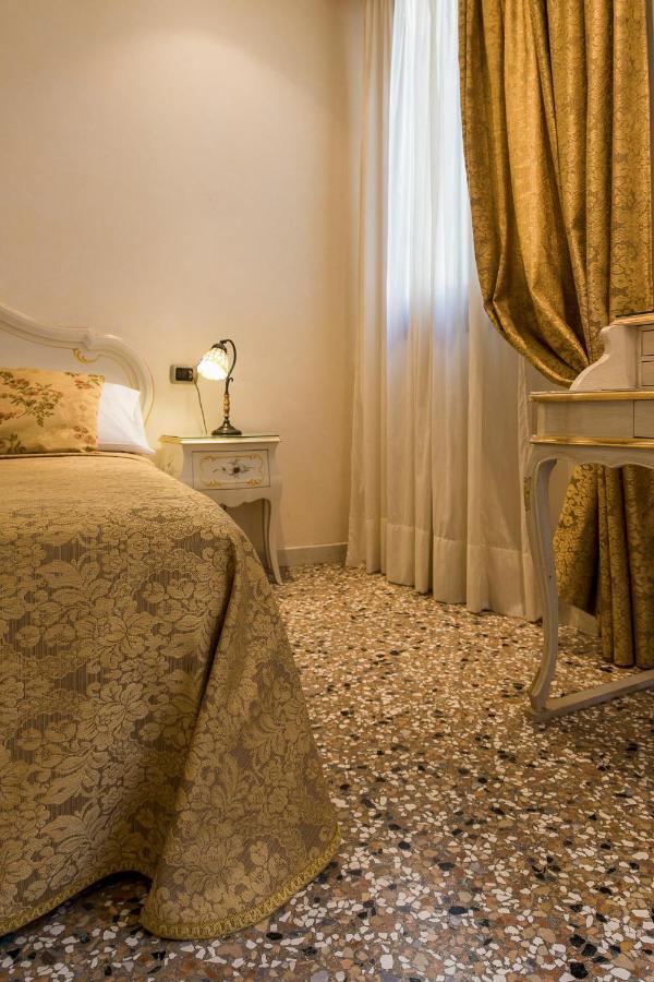 Venice Inn מראה חיצוני תמונה