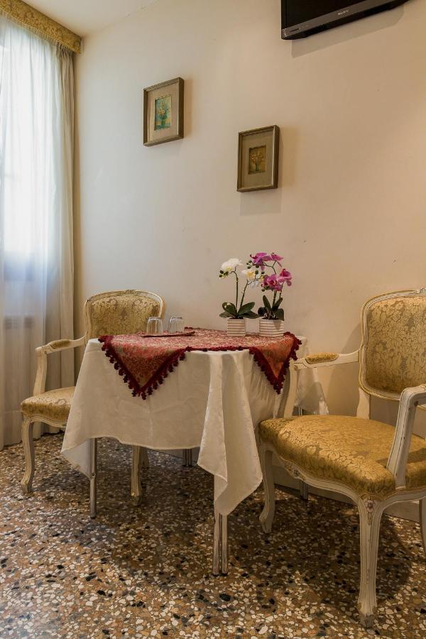 Venice Inn מראה חיצוני תמונה