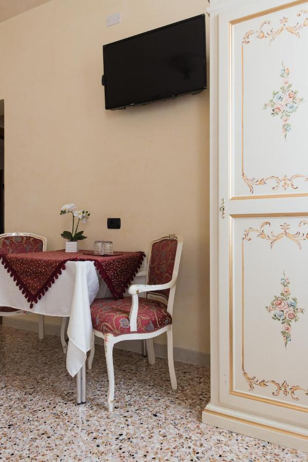 Venice Inn מראה חיצוני תמונה